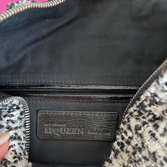 Authentic Alexander McQueen De Manta Clutch - Picture 5 of 6